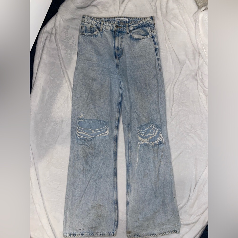 Zara Light Wash Ripped Straight Leg Jeans Size 6